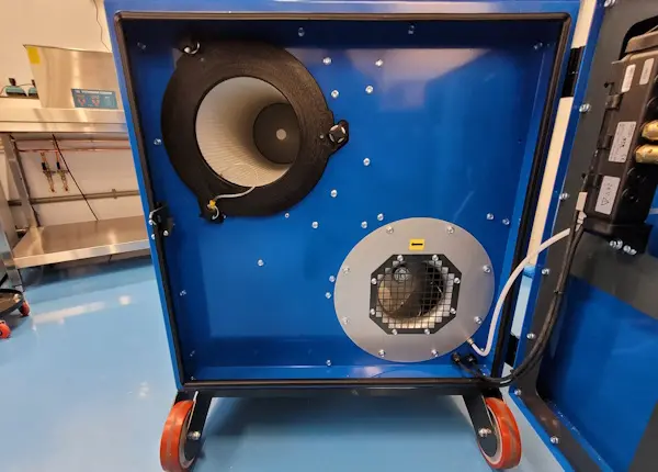 deze industriële stofzuiger bevat twee patroonfilters