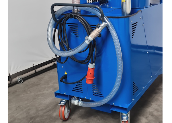 deze oliezuiger heeft een terugpompsysteem met een nozzle om schone olie te lozen